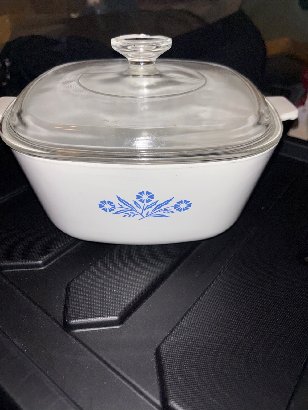 Corningware White Casserole Blue Floral Pattern Glass Lid Vintage 2.5 qt